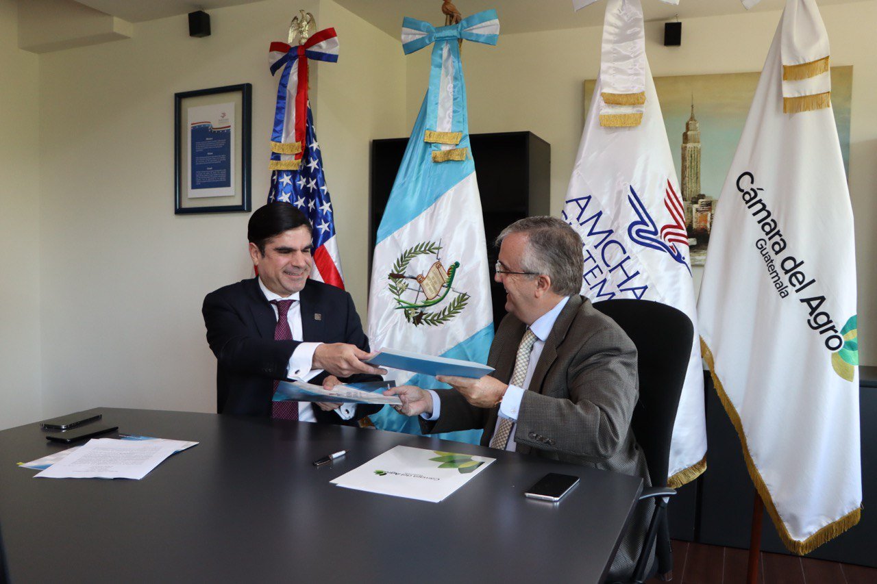 Juan Pablo Carrasco de Groote apoyando inversión privada